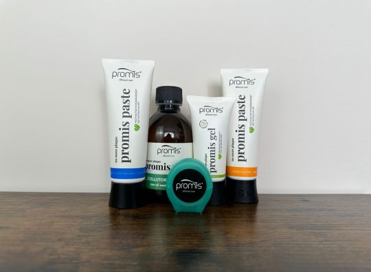 Higiena jamy ustnej — jak dbać o zęby naturalnymi produktami